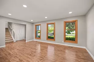 5195 Castaway Ln, Hoffman Estates, IL 60010 - Photo 7