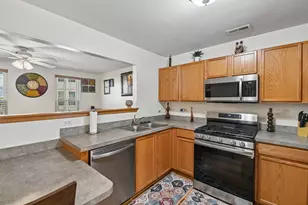 807 Serendipity Dr, Aurora, IL 60504 - Photo 9