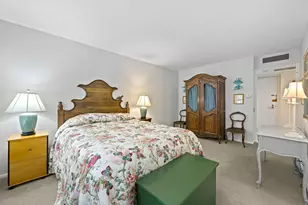260 E Chestnut St, Chicago, IL 60611 - Photo 11