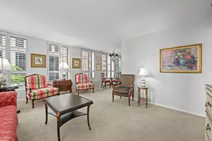 260 E Chestnut St, Chicago, IL 60611 - Photo 3