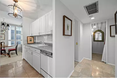 260 E Chestnut Street #512, Chicago, IL 60611 - Photo 9