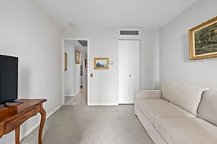 260 E Chestnut St, Chicago, IL 60611 - Photo 13