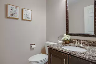 17945 W Pond Ridge Cir, Gurnee, IL 60031 - Photo 13