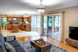17945 W Pond Ridge Cir, Gurnee, IL 60031 - Photo 11