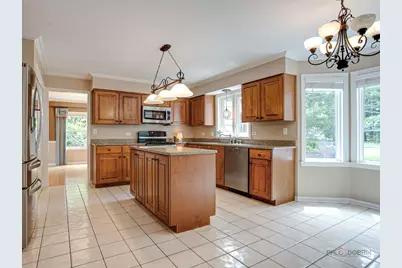 17945 W Pond Ridge Circle, Gurnee, IL 60031 - Photo 9