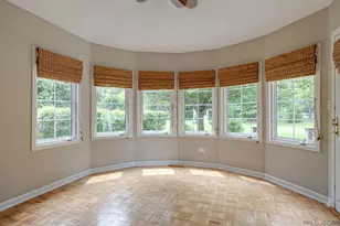 17945 W Pond Ridge Cir, Gurnee, IL 60031 - Photo 5
