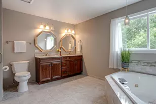 17945 W Pond Ridge Cir, Gurnee, IL 60031 - Photo 15