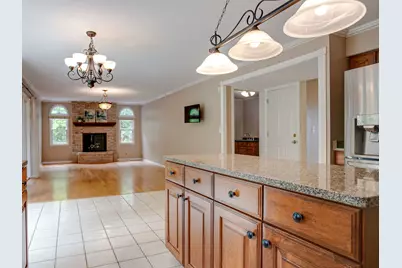 17945 W Pond Ridge Circle, Gurnee, IL 60031 - Photo 7