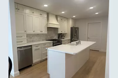 8425 W Sunnyside Avenue, Chicago, IL 60656 - Photo 7
