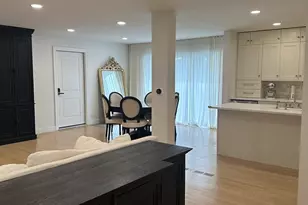 8425 W Sunnyside Ave, Chicago, IL 60656 - Photo 3