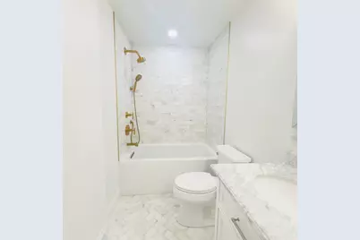 8425 W Sunnyside Avenue, Chicago, IL 60656 - Photo 15