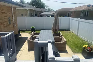 8425 W Sunnyside Ave, Chicago, IL 60656 - Photo 23