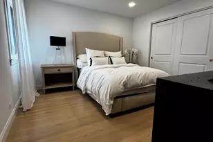 8425 W Sunnyside Ave, Chicago, IL 60656 - Photo 11