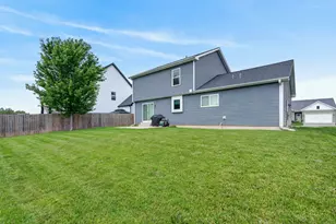 22 W Bluebell Ave, Cortland, IL 60112 - Photo 37