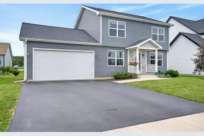 22 W Bluebell Avenue, Cortland, IL 60112 - Photo 1