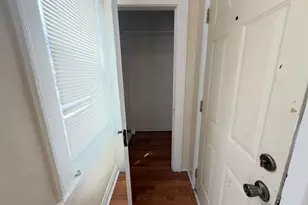 8353 S Brandon Ave, Chicago, IL 60617 - Photo 5