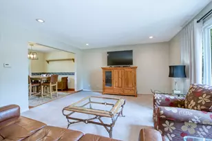 1058 W Illinois Ave, Palatine, IL 60067 - Photo 7