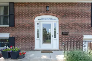 1058 W Illinois Ave, Palatine, IL 60067 - Photo 3