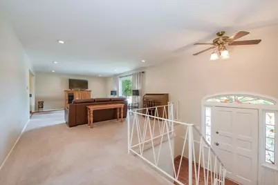 1058 W Illinois Avenue, Palatine, IL 60067 - Photo 5