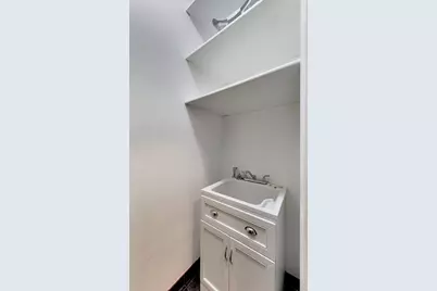 171 W Goethe Street #B, Chicago, IL 60610 - Photo 9