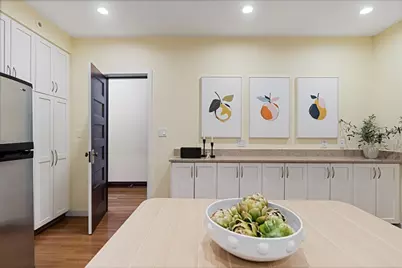 684 W Irving Park Road #E5, Chicago, IL 60613 - Photo 27