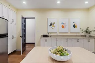 684 W Irving Park Rd, Chicago, IL 60613 - Photo 27