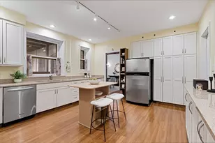684 W Irving Park Rd, Chicago, IL 60613 - Photo 25