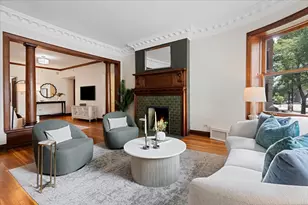 684 W Irving Park Rd, Chicago, IL 60613 - Photo 11