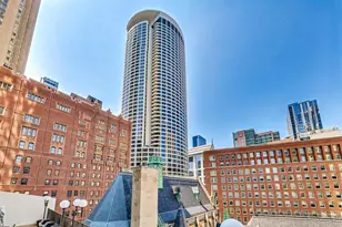 111 E Chestnut St, Chicago, IL 60611 - Photo 25