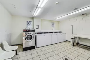 111 E Chestnut St, Chicago, IL 60611 - Photo 41