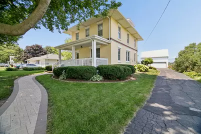 125 W 1st Avenue, Clifton, IL 60927 - Photo 1