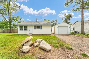 1408 Hedge Rd, Champaign, IL 61821 - Photo 9