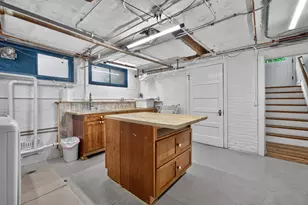 729 W Downer Pl, Aurora, IL 60506 - Photo 107