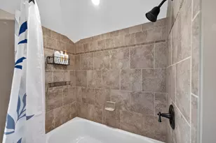 729 W Downer Pl, Aurora, IL 60506 - Photo 105