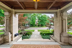 729 W Downer Pl, Aurora, IL 60506 - Photo 5