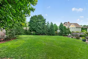 729 W Downer Pl, Aurora, IL 60506 - Photo 123