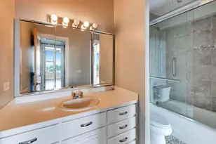 3200 N Lake Shore Dr, Chicago, IL 60657 - Photo 31