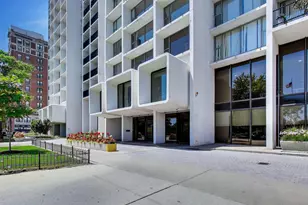 3200 N Lake Shore Dr, Chicago, IL 60657 - Photo 5