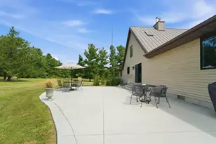 2437 N 1480 East Rd, Ashkum, IL 60911 - Photo 33