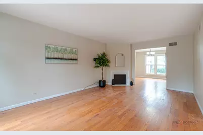 [Address not provided], Libertyville, IL 60048 - Photo 5