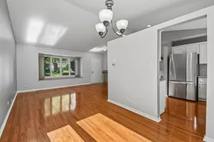 1036 E Meadow Lake Dr, Palatine, IL 60074 - Photo 7
