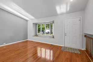 1036 E Meadow Lake Dr, Palatine, IL 60074 - Photo 3