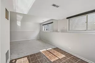 1036 E Meadow Lake Dr, Palatine, IL 60074 - Photo 31