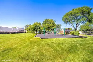 1103 Miller Ln, Buffalo Grove, IL 60089 - Photo 25