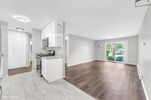 1103 Miller Ln, Buffalo Grove, IL 60089 - Photo 9