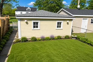 8202 S Muskegon Ave, Chicago, IL 60617 - Photo 9
