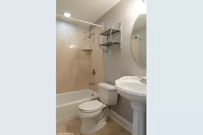 906 W Barry Avenue #3, Chicago, IL 60657 - Photo 13