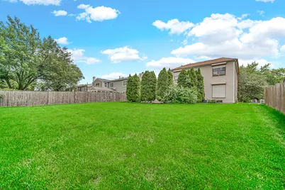 160 Chatham Lane, Roselle, IL 60172 - Photo 17