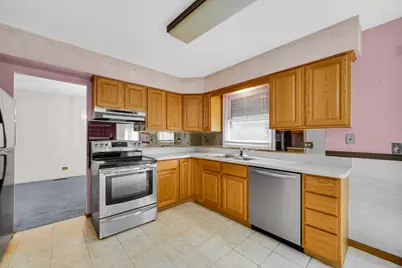 160 Chatham Lane, Roselle, IL 60172 - Photo 7