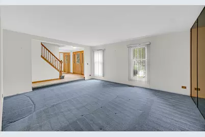 160 Chatham Lane, Roselle, IL 60172 - Photo 3